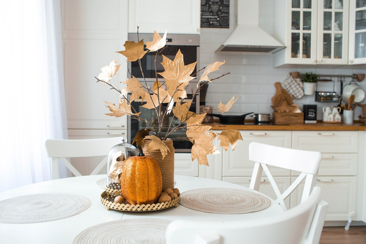 Read more about the article Embracing Autumn: Cozy Fall Décor Ideas for the Kitchen